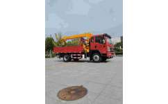 廠家供應(yīng)定制隨吊車 濟寧利沃工程機械